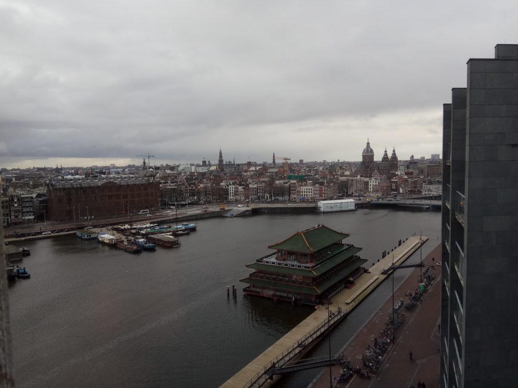 Вид на м. Амстердам з вікна бібліотеки