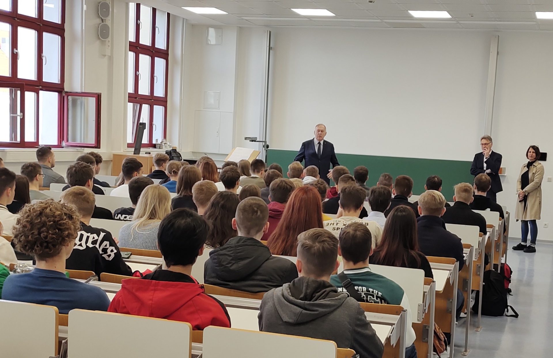 Зустріч зі здобувачами вищої освіти кафедри, які вже навчаються за програмою подвійних дипломів