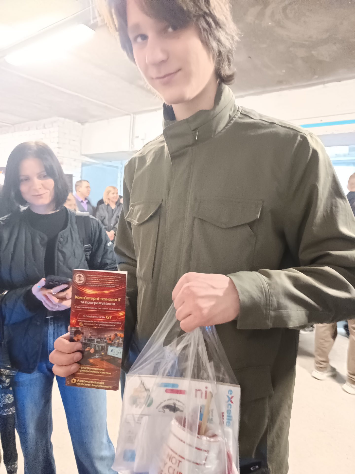 stem_khpi_nix_presents_01