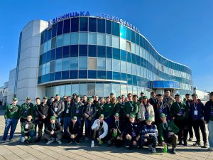 A joint photo of students at a hackathon