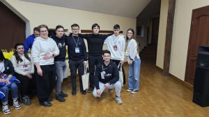Команда учасників отримує подарунки від партнера IT-Jim на ML WEEK 2025